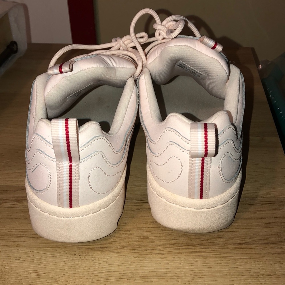 Pink and red Reebok - Picture 3 of 5
